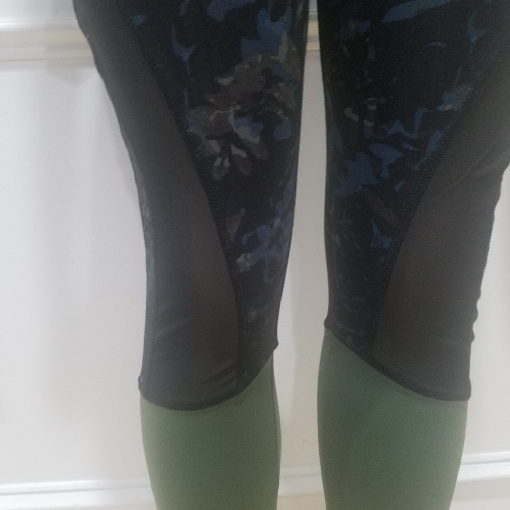 High Waisted Mesh Leggings - Picture 3 of 7